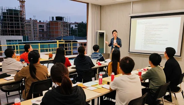 技术培训课程选型中的师资水平对教学质量的影响
